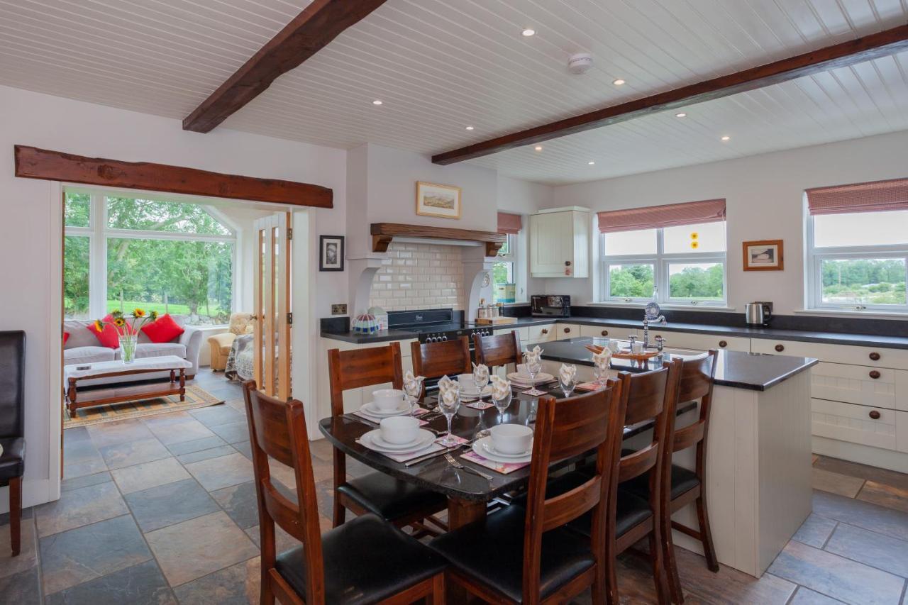 Beautiful Mountain Views & Private Hot Tub Villa Kilcoo Eksteriør bilde