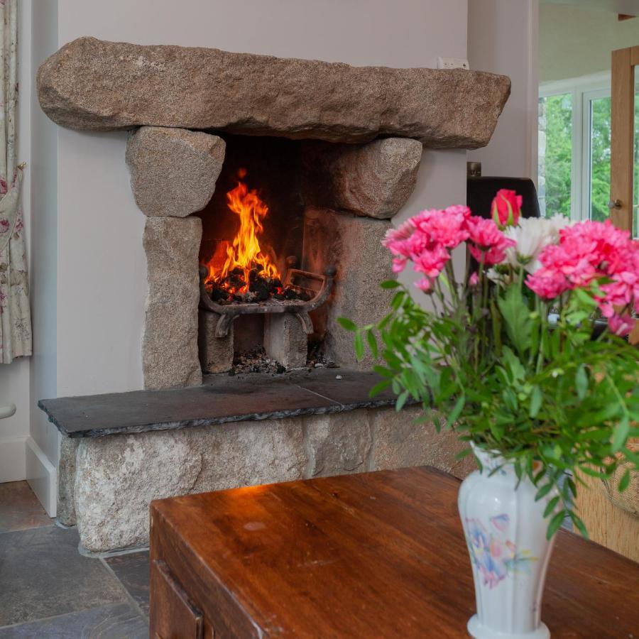 Beautiful Mountain Views & Private Hot Tub Villa Kilcoo Eksteriør bilde