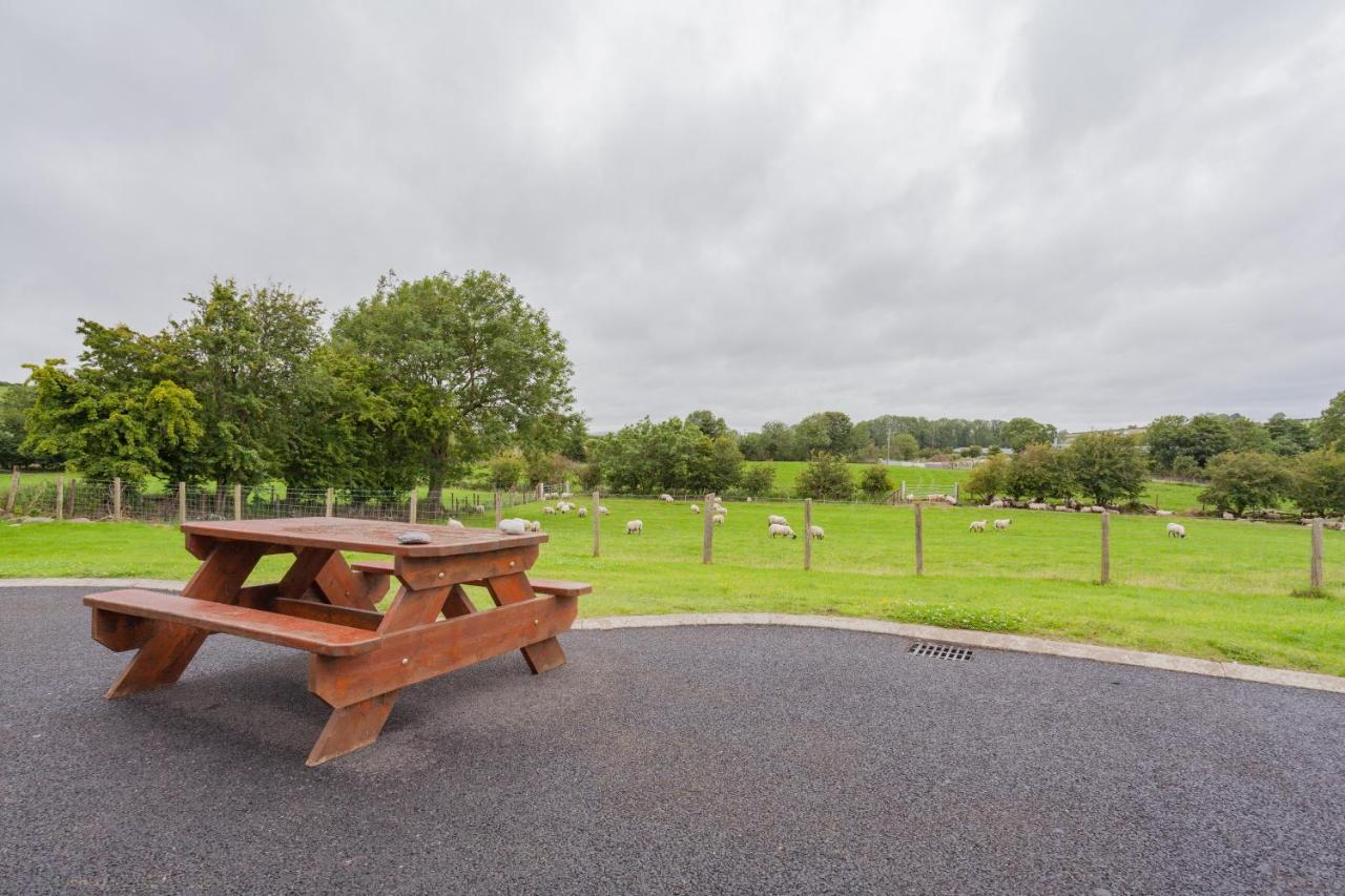 Beautiful Mountain Views & Private Hot Tub Villa Kilcoo Eksteriør bilde