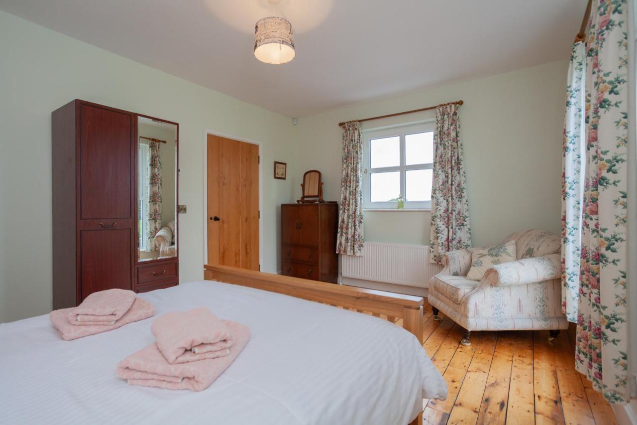 Beautiful Mountain Views & Private Hot Tub Villa Kilcoo Eksteriør bilde