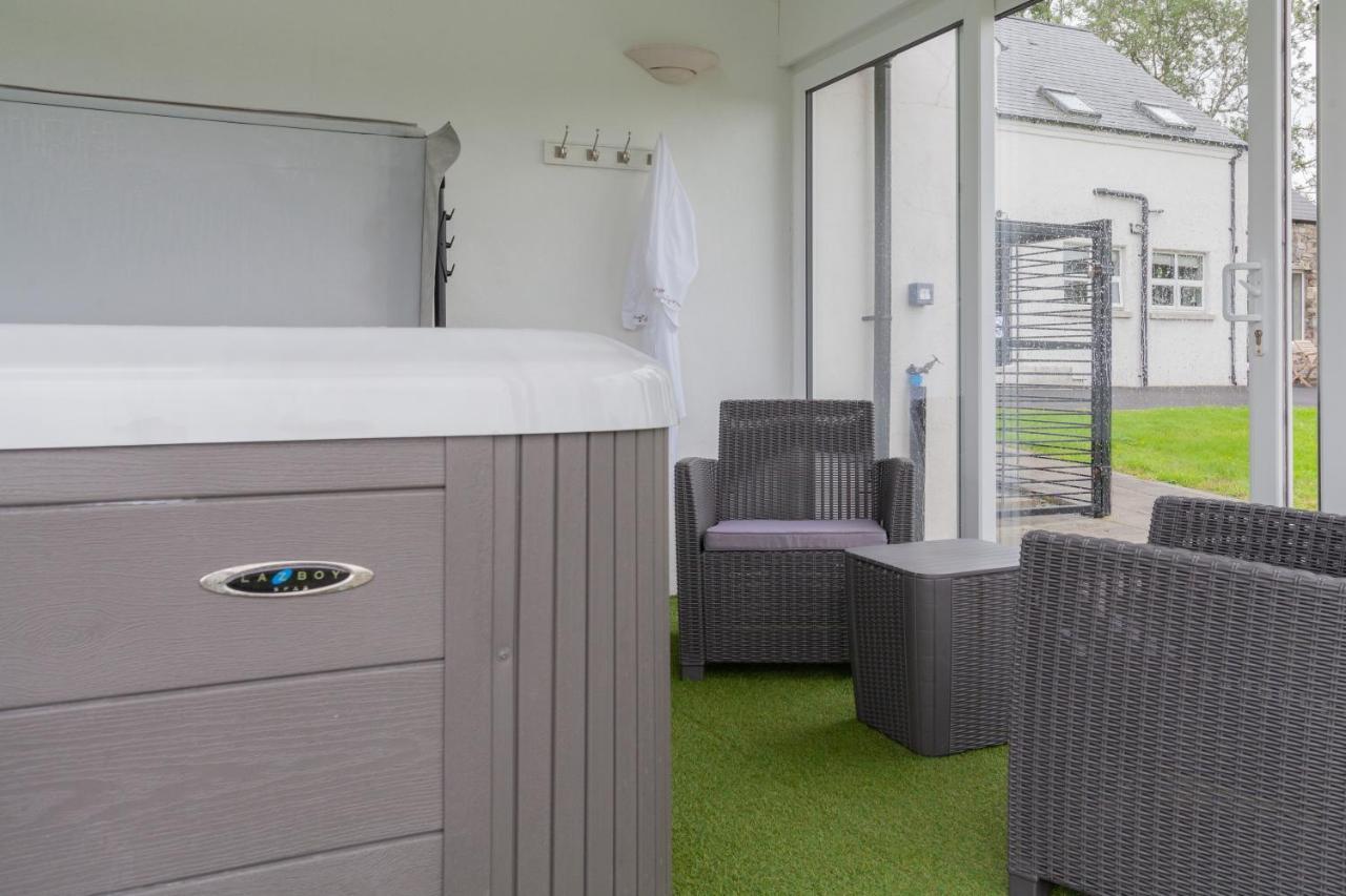 Beautiful Mountain Views & Private Hot Tub Villa Kilcoo Eksteriør bilde