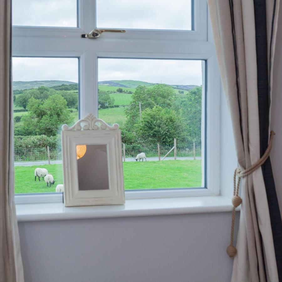 Beautiful Mountain Views & Private Hot Tub Villa Kilcoo Eksteriør bilde