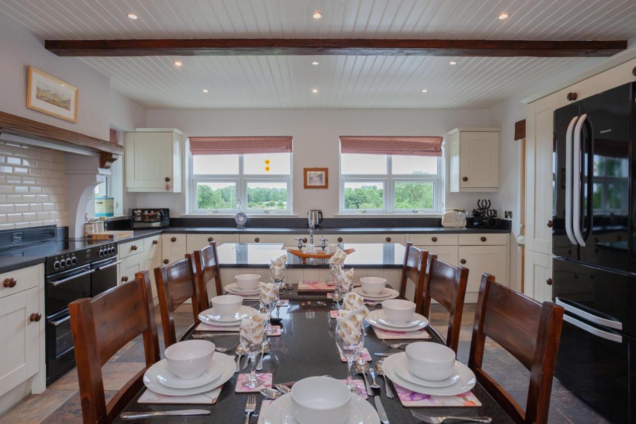 Beautiful Mountain Views & Private Hot Tub Villa Kilcoo Eksteriør bilde