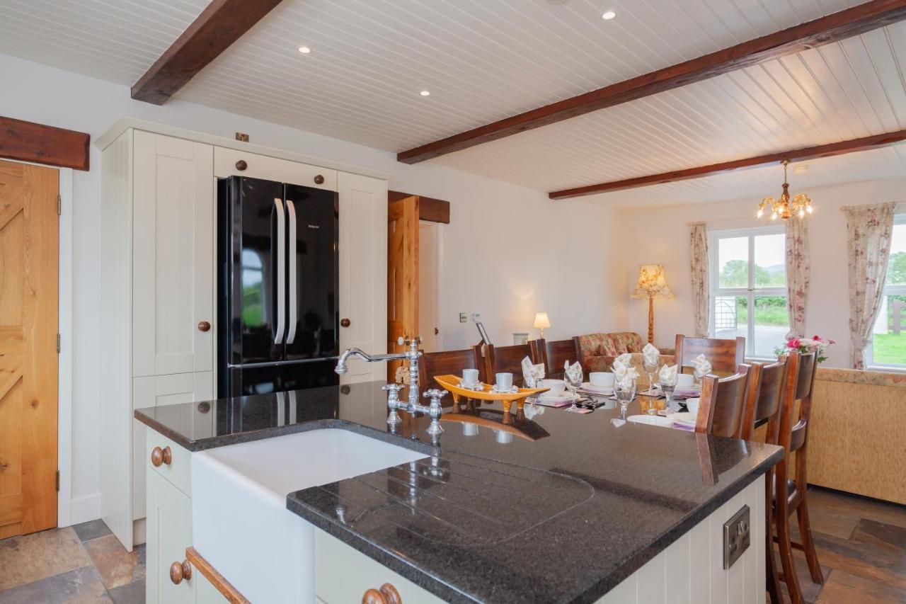 Beautiful Mountain Views & Private Hot Tub Villa Kilcoo Eksteriør bilde