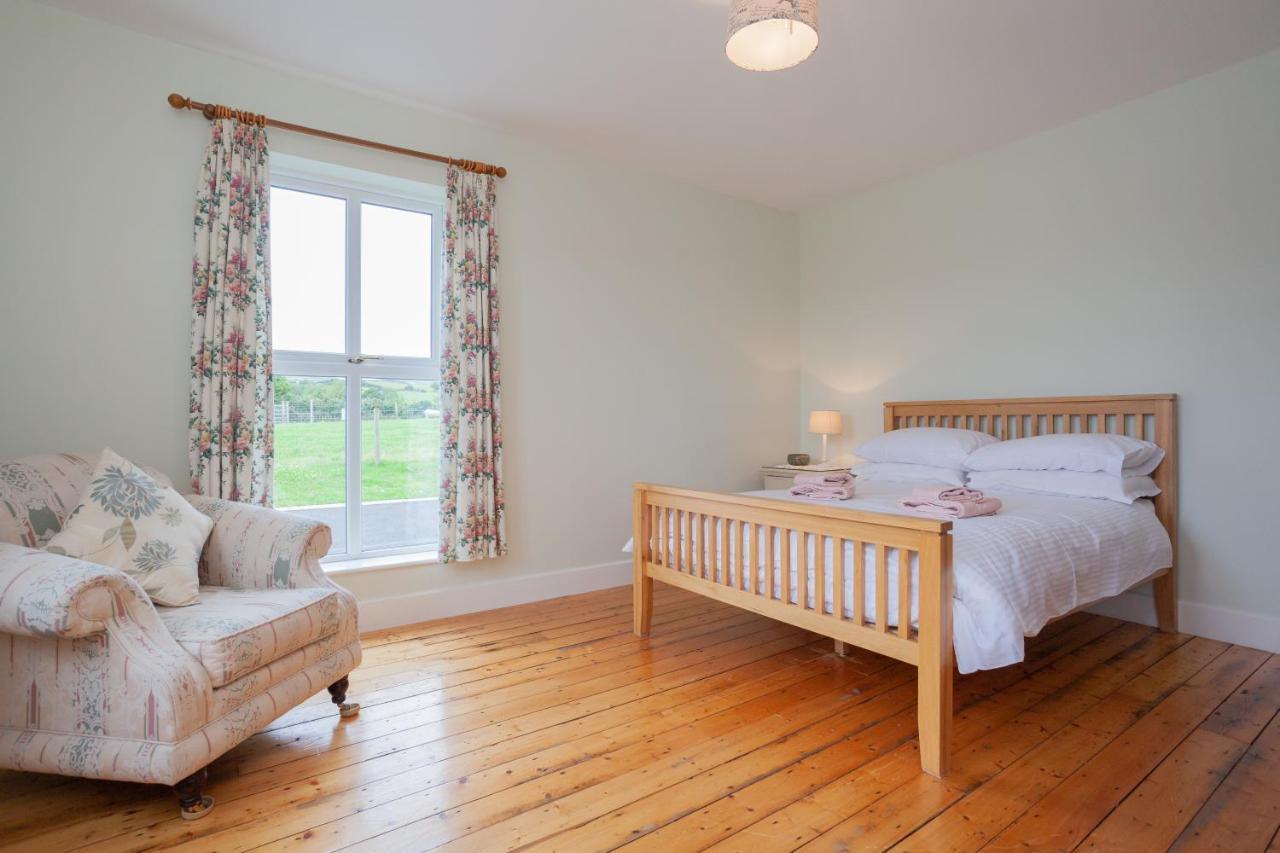 Beautiful Mountain Views & Private Hot Tub Villa Kilcoo Eksteriør bilde