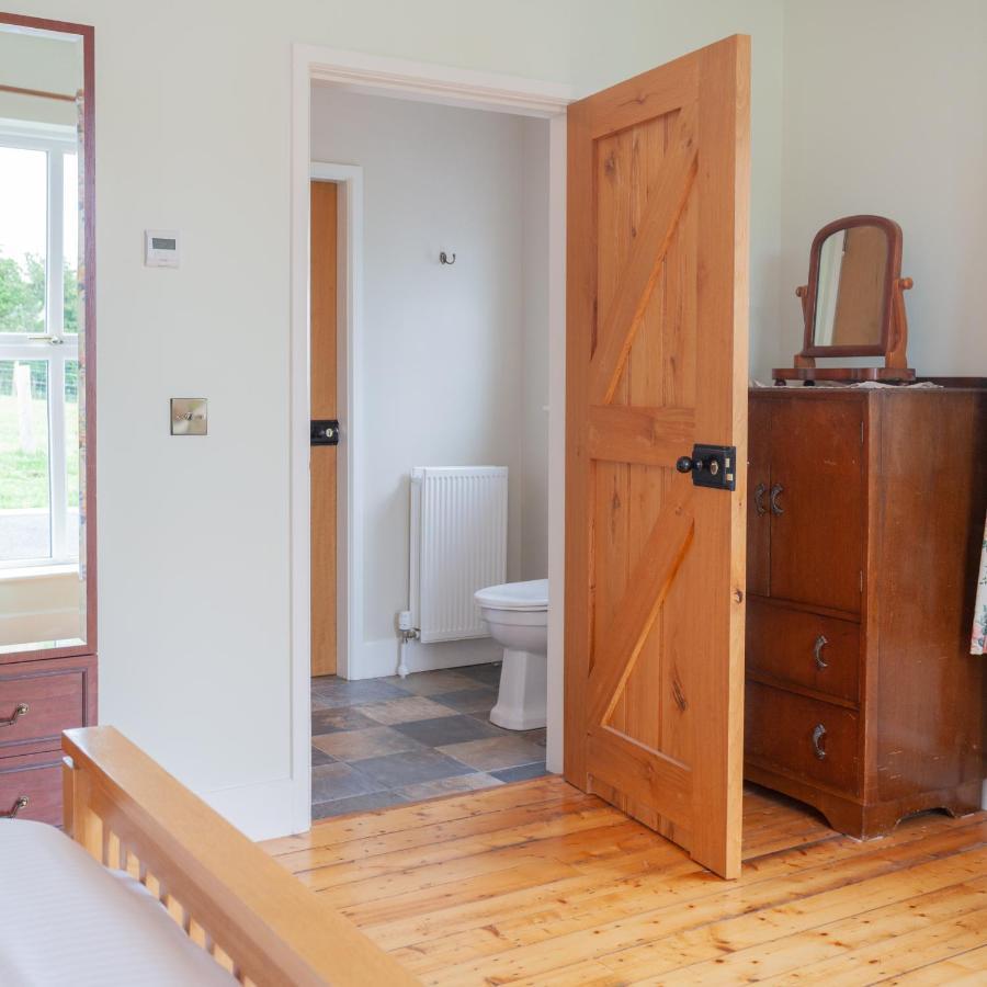Beautiful Mountain Views & Private Hot Tub Villa Kilcoo Eksteriør bilde