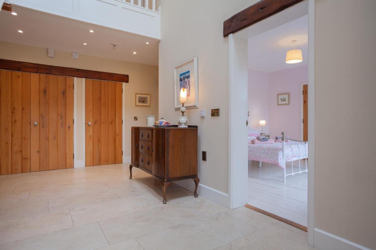 Beautiful Mountain Views & Private Hot Tub Villa Kilcoo Eksteriør bilde