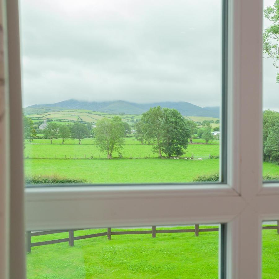 Beautiful Mountain Views & Private Hot Tub Villa Kilcoo Eksteriør bilde
